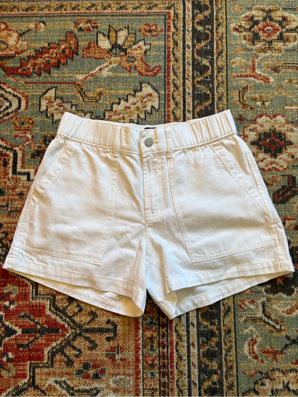 GAP | High-Waist White Utility Shorts | 4” inseam | Elastic Waistband | Soft - Picture 3 of 12